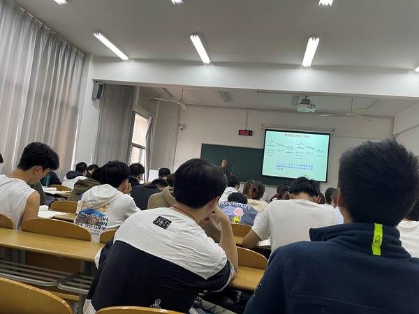 主讲人: